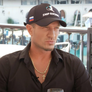 Костомаров рассказал об адаптации к жизни с протезами