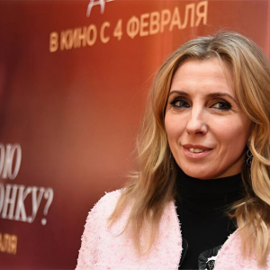 56-летняя Светлана Бондарчук продемонстрировала шикарную фигуру в бикини