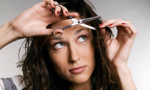 Почему нельзя стричь волосы самому себе: опасность самостоятельной стрижки