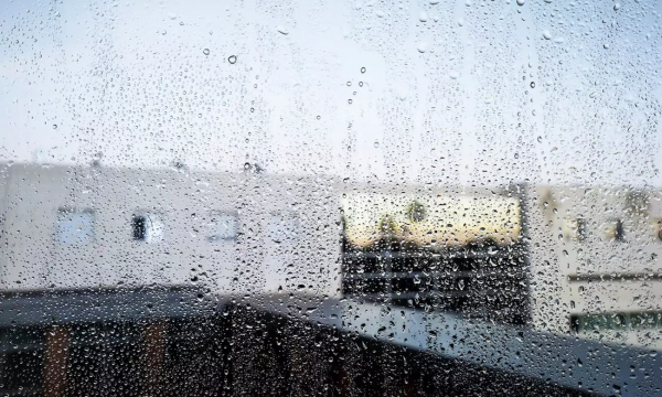 Жутко запотевают окна в квартире? Есть простое решение